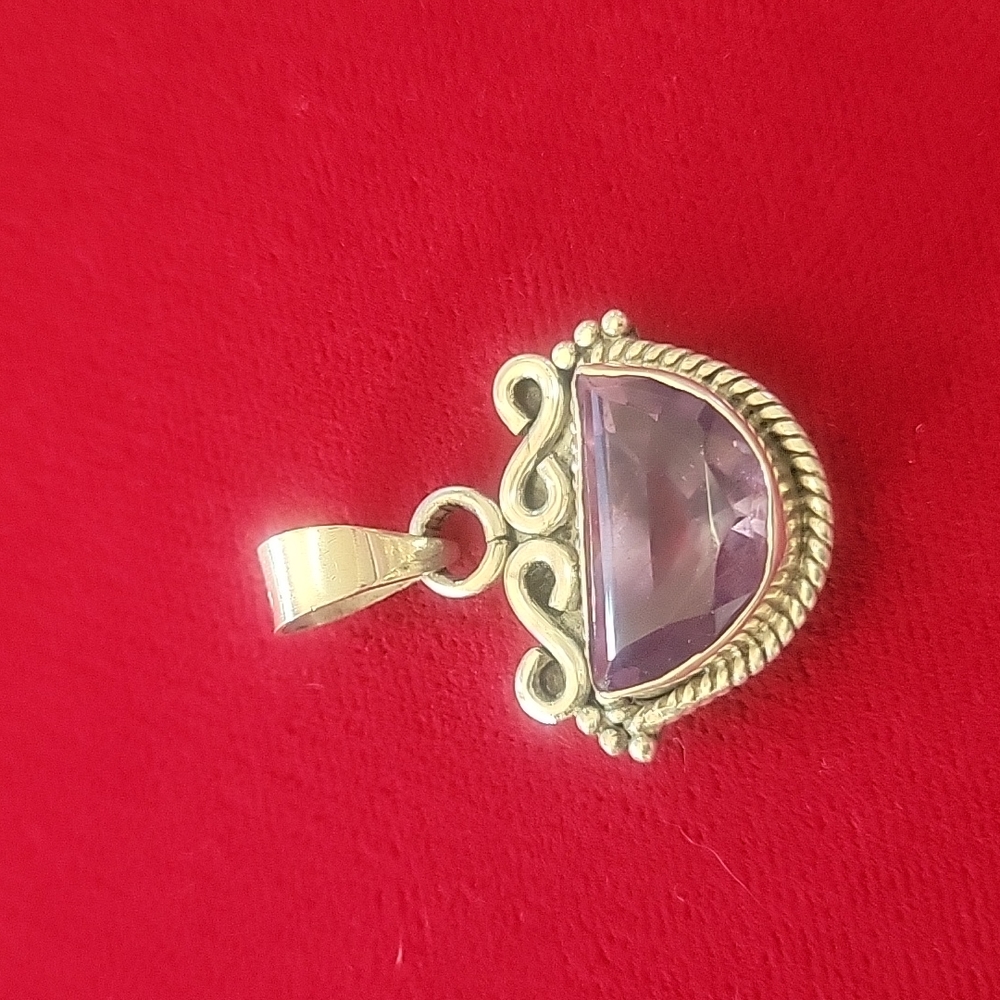 Sterling silver and amethyst Bali style pendant 925